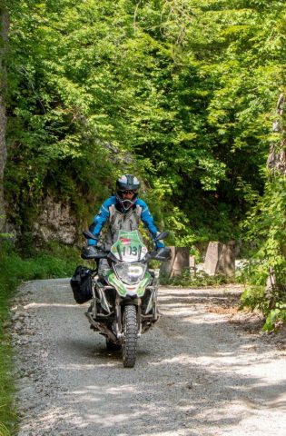 schotterstrecke-gorenja-trebuse-bmw
