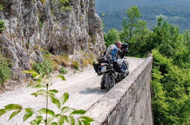 schotterstrecke-gorenja-trebuse-bmw